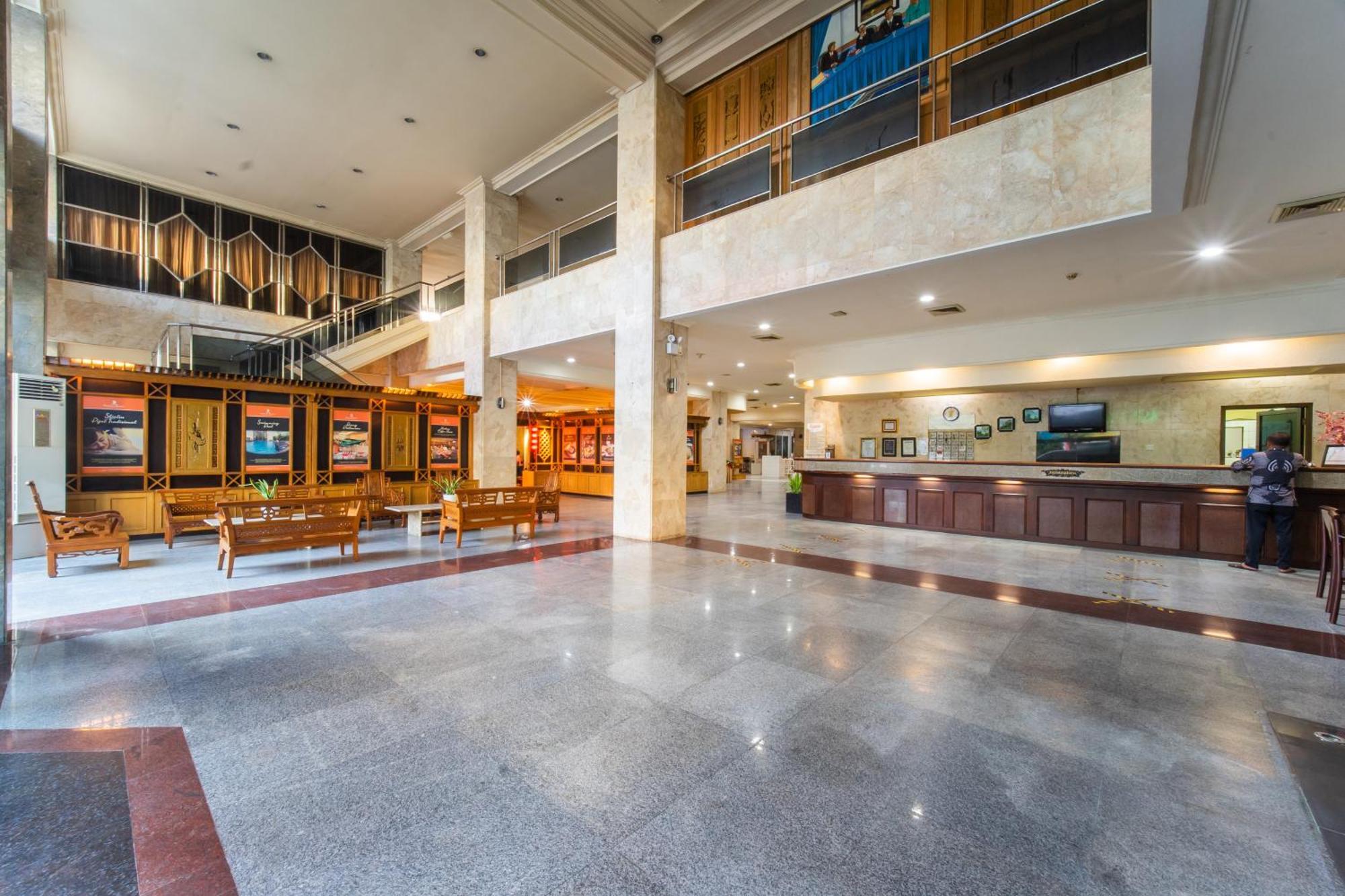 Adika Hotel Bahtera Klandasan Kecil Zewnętrze zdjęcie